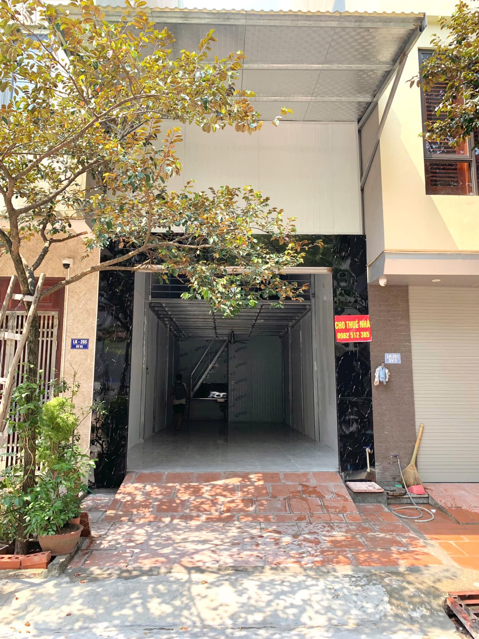 Xây dựng nhà tạm